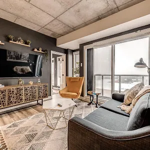  Holiday home Luxe, Incredible Sunset View, Pool, Parking, Near Old Canada